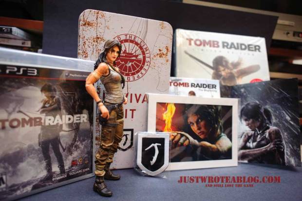 Tomb Raider collectors edition contents unpacked with guide. 