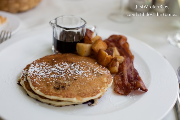 Breakfast, or wast it brunch? Doesn't matter, it had bacon in it.  1/60  F/4.0 ISO 100 