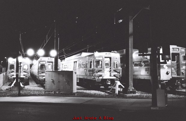 Shot wide open, still got a good shutter speed (1/60). Bokeh balls are bokehlicious