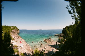 Edges of the lens barrel are visible in this shot (Fujifilm Superia 200, Fisheye Zoom somewhere between 14 and 12 mm, F32, shutter speed unknown).