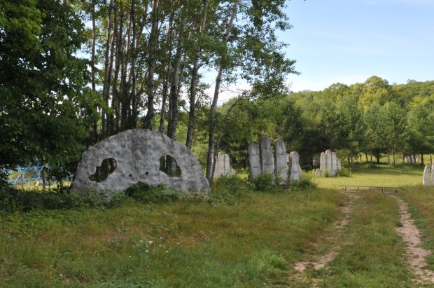 "We're coming for you" Screaming Heads, Burk's Falls, ON (Nikon D300, AF-S 35mm DX NIKKOR f/1.8G @ f22, 1/13, ISO 100)